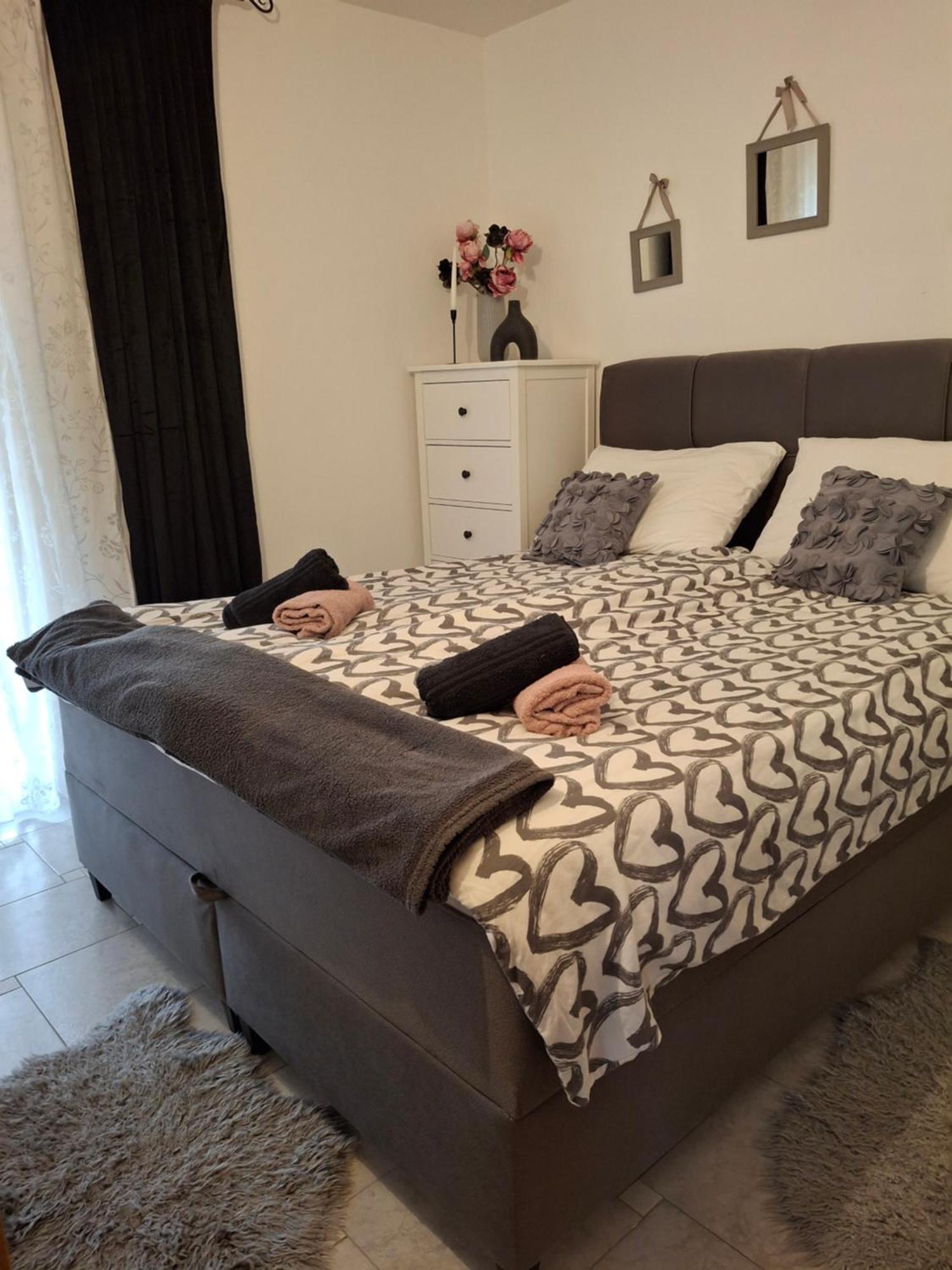 Opg Pelejs Villa Pag Town Dış mekan fotoğraf